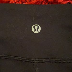 Black crops, size 4, perfect condition.